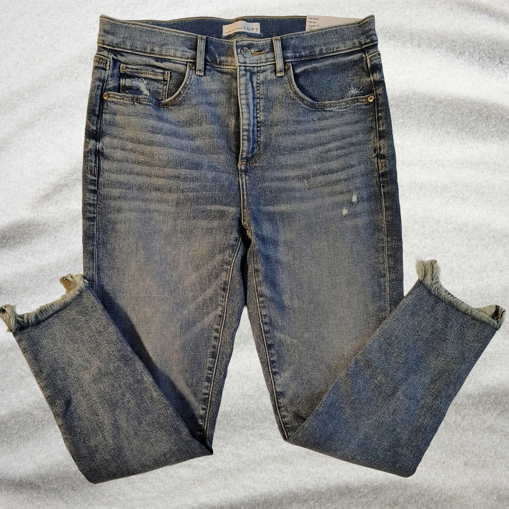 LOFT The Skinny Mid Rise Regular Fit Distressed Jeans Size 29 NWT